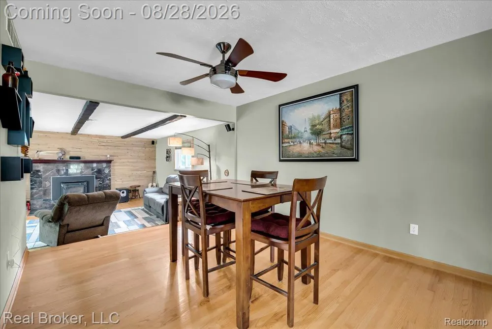 5214 Daniels Drive Troy City, MI 48098