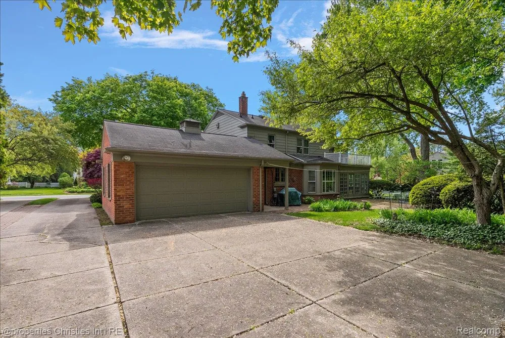 341 Westwood Drive Bloomfield Hills City, MI 48301