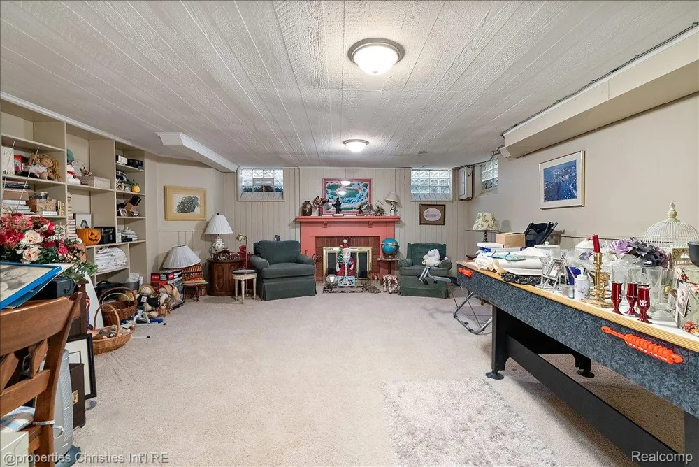 341 Westwood Drive Bloomfield Hills City, MI 48301