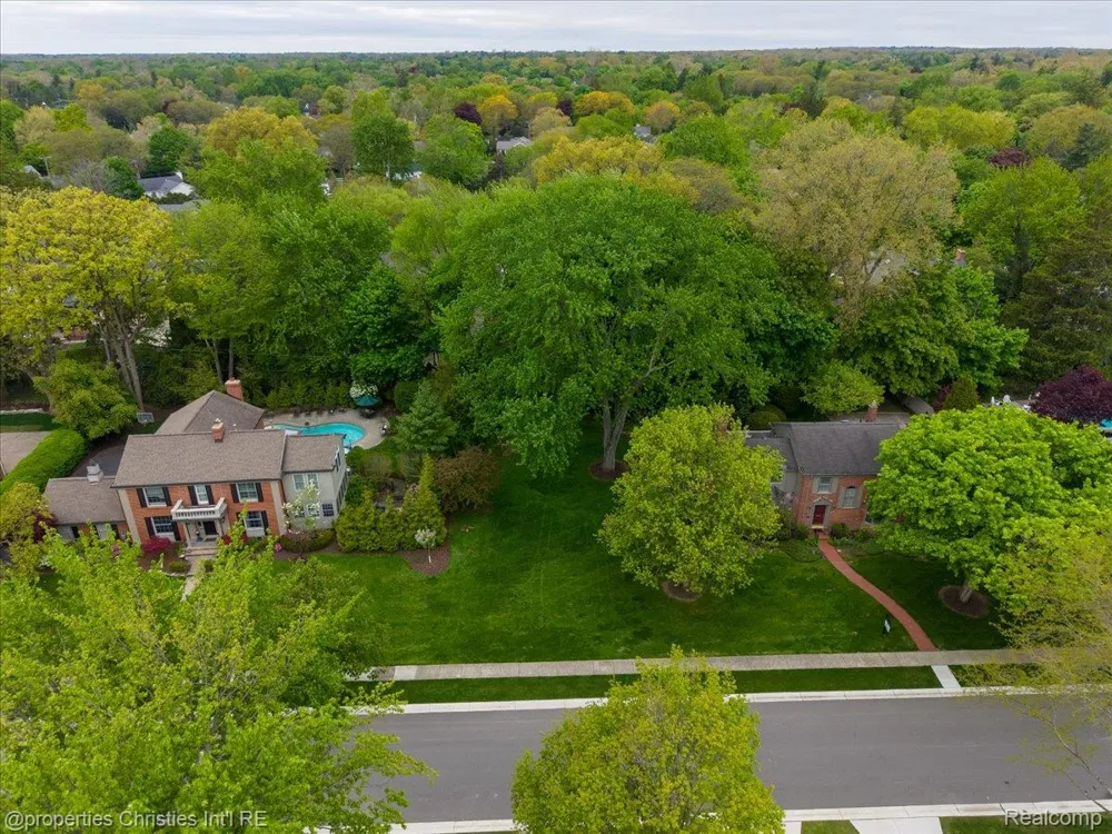 341 Westwood Drive Bloomfield Hills City, MI 48301