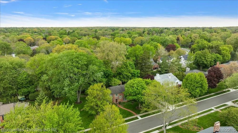 341 Westwood Drive Bloomfield Hills City, MI 48301