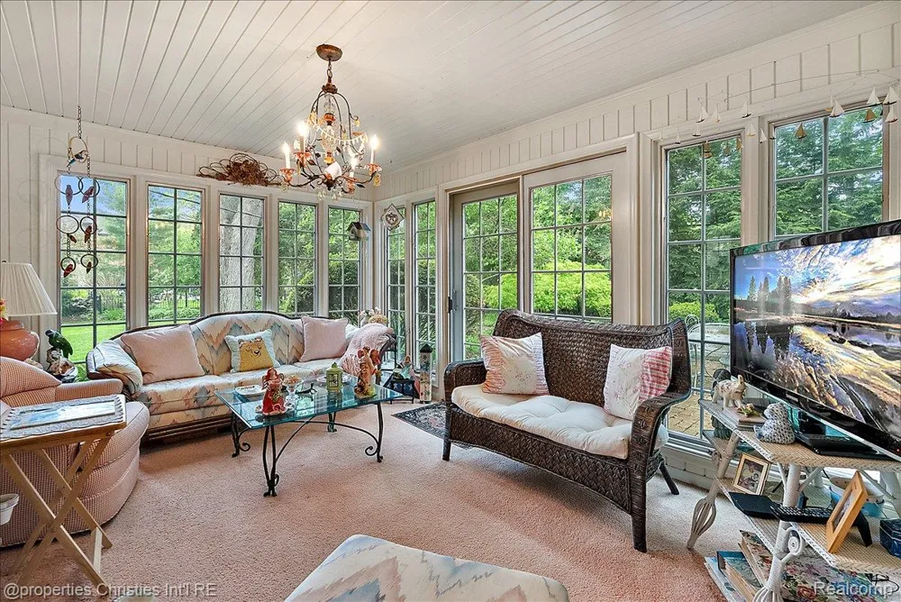 341 Westwood Drive Bloomfield Hills City, MI 48301