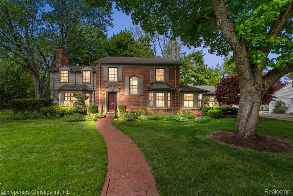 341 Westwood Drive Bloomfield Hills City, MI 48301