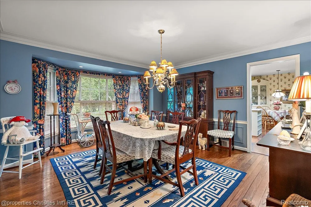 341 Westwood Drive Bloomfield Hills City, MI 48301