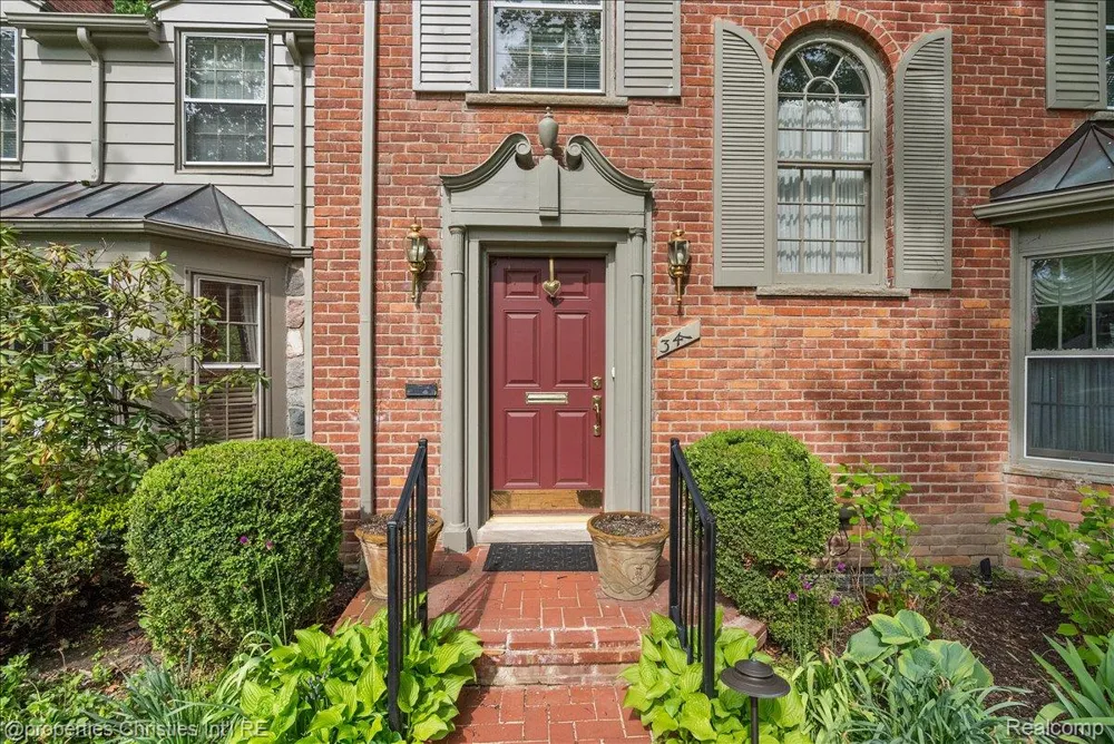 341 Westwood Drive Bloomfield Hills City, MI 48301