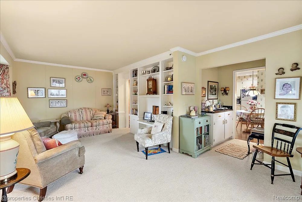 341 Westwood Drive Bloomfield Hills City, MI 48301