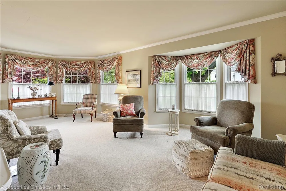 341 Westwood Drive Bloomfield Hills City, MI 48301