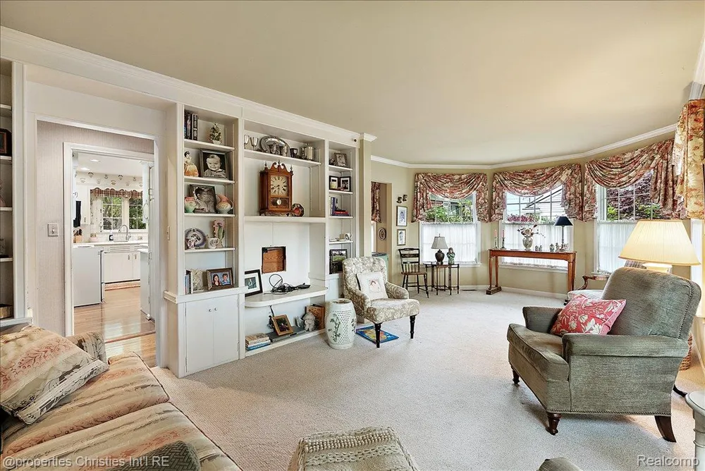341 Westwood Drive Bloomfield Hills City, MI 48301