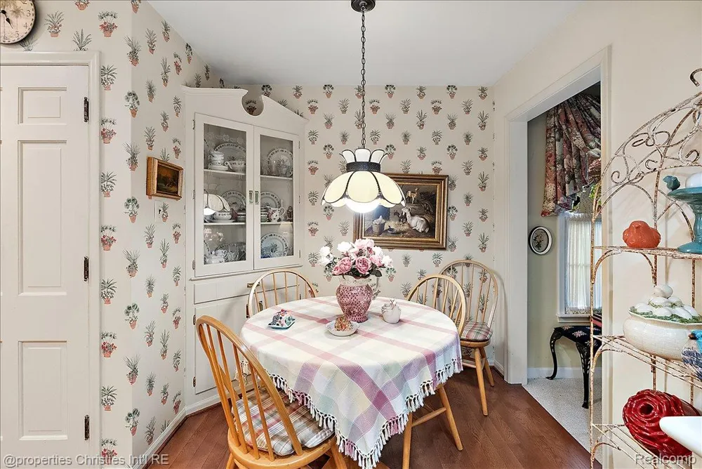 341 Westwood Drive Bloomfield Hills City, MI 48301