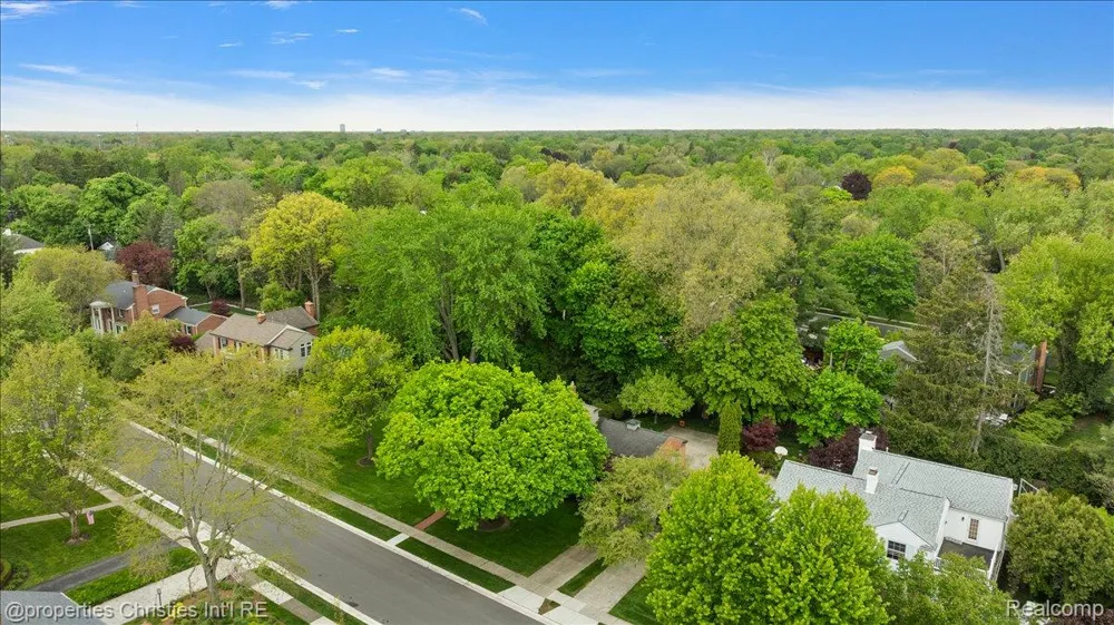 341 Westwood Drive Bloomfield Hills City, MI 48301