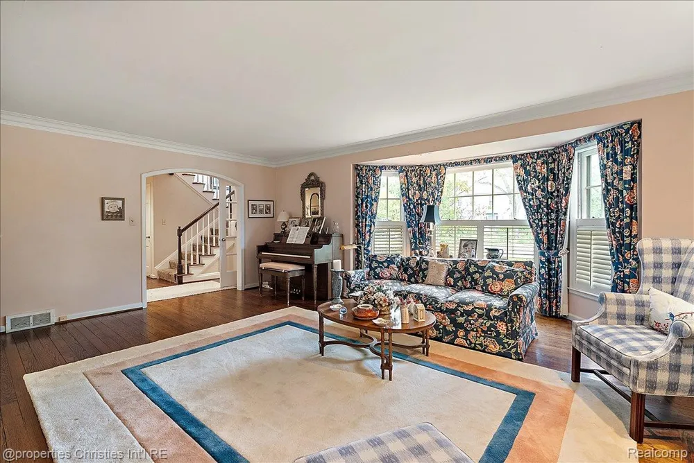341 Westwood Drive Bloomfield Hills City, MI 48301