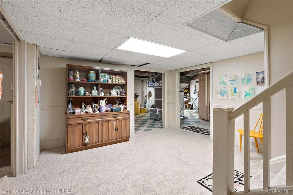 341 Westwood Drive Bloomfield Hills City, MI 48301