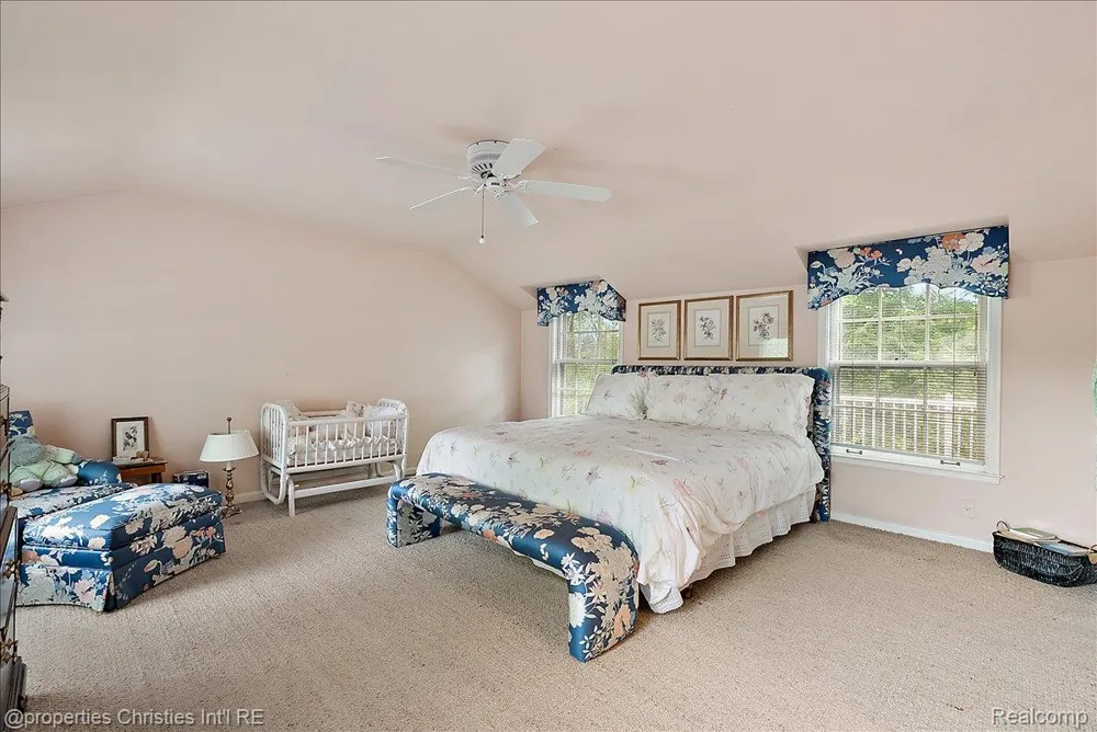 341 Westwood Drive Bloomfield Hills City, MI 48301