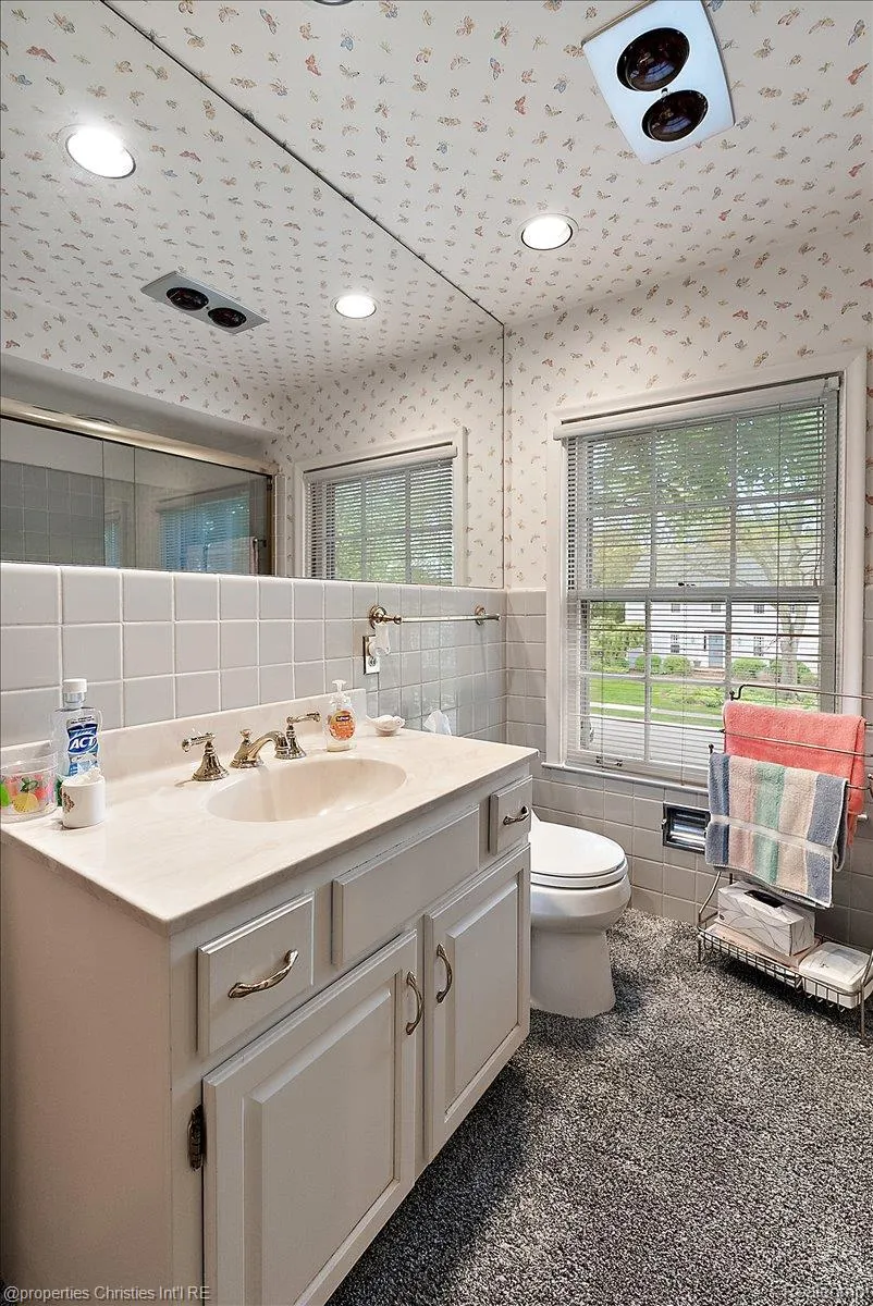 341 Westwood Drive Bloomfield Hills City, MI 48301