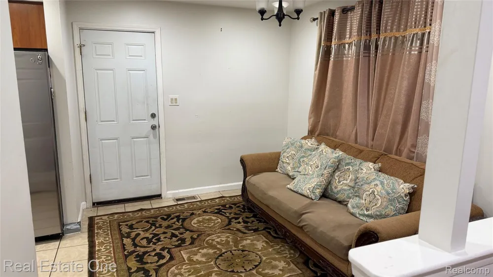 13351 Albany Street Oak Park City, MI 48237