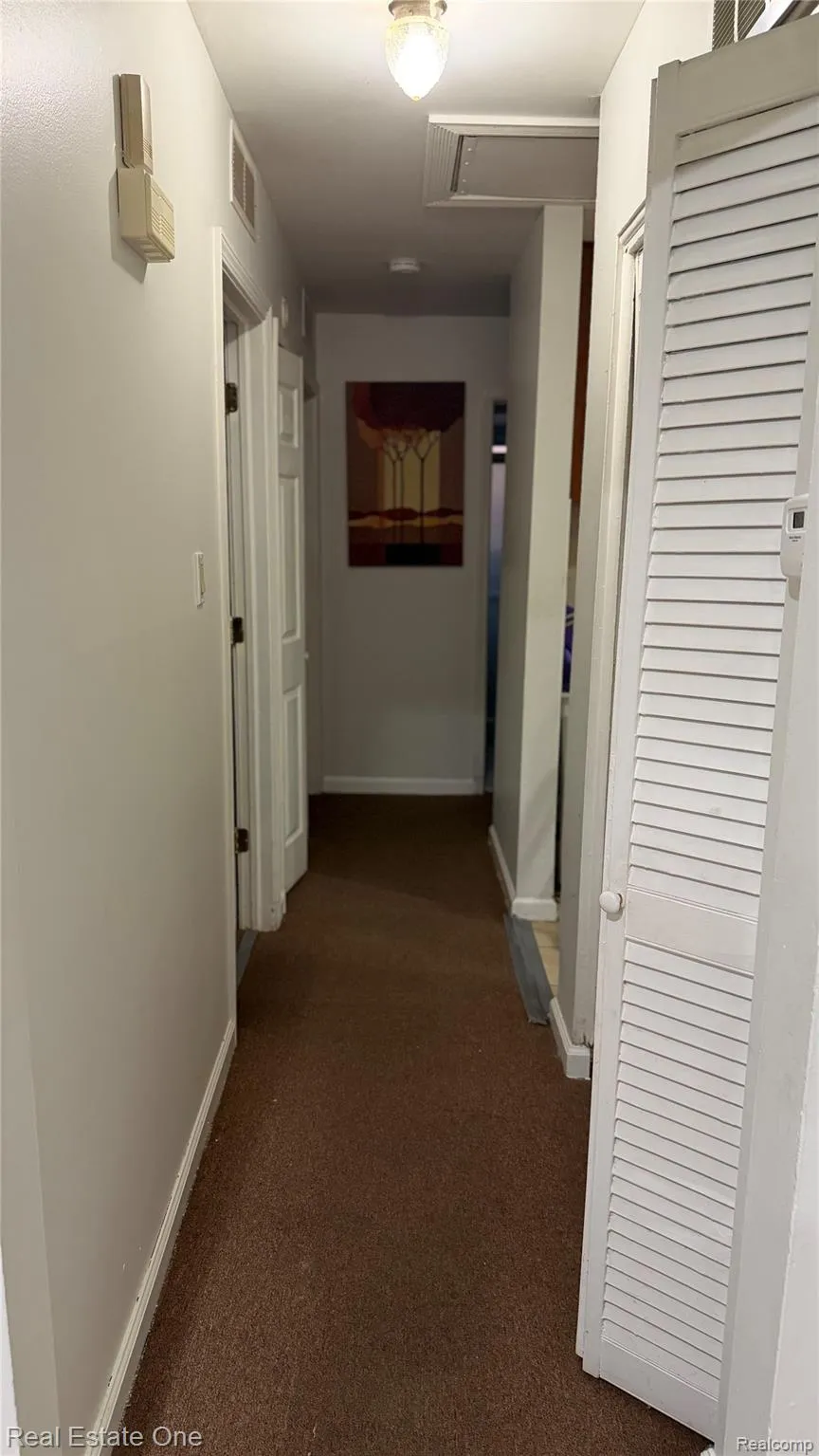 13351 Albany Street Oak Park City, MI 48237