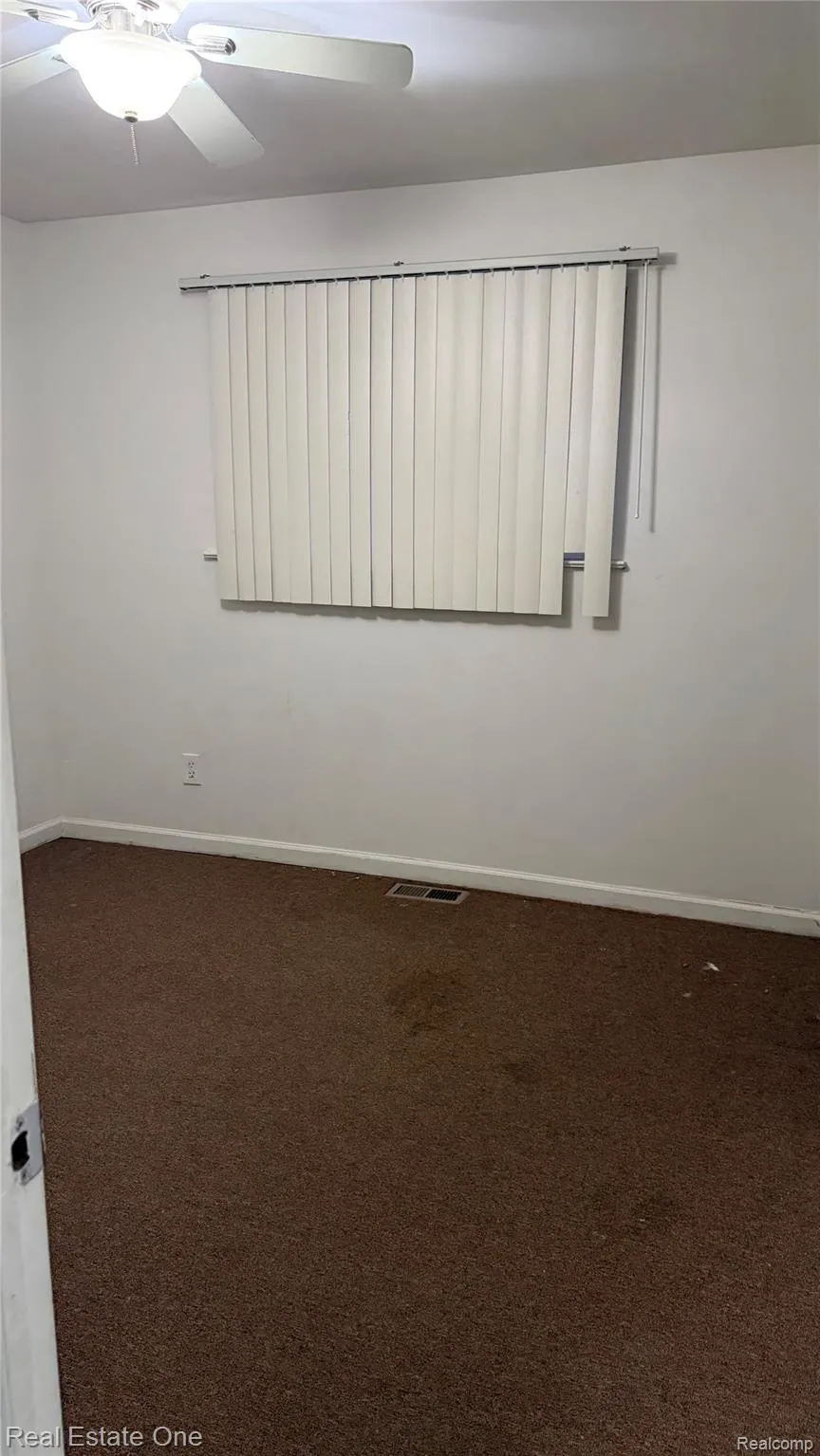 13351 Albany Street Oak Park City, MI 48237