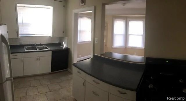 232 E WOODLAND STREET Ferndale City, MI 48220
