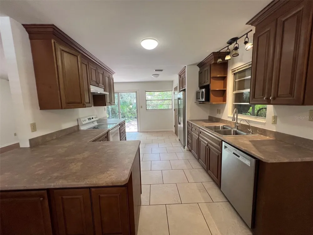 703 NE 5TH PLACE Gainesville, FL 32601