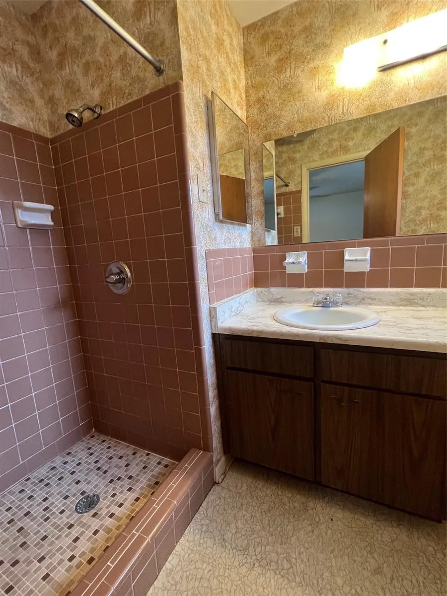 703 NE 5TH PLACE Gainesville, FL 32601