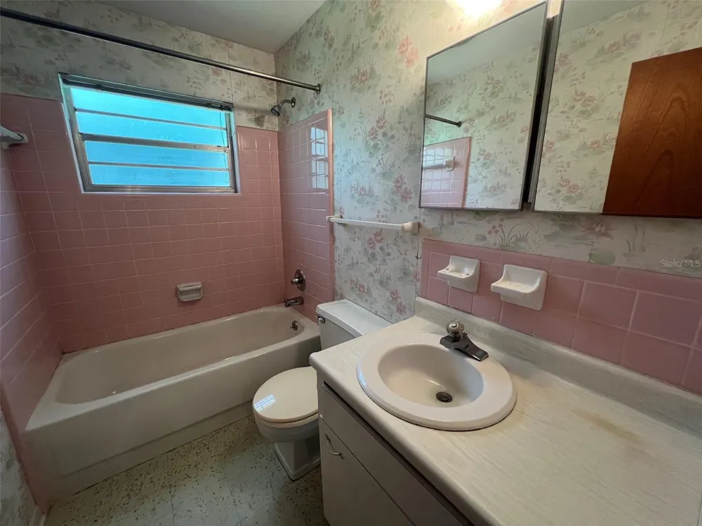 703 NE 5TH PLACE Gainesville, FL 32601