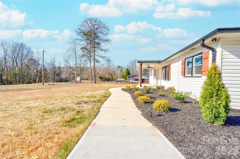226 Hardin Circle Grover, NC 28073
