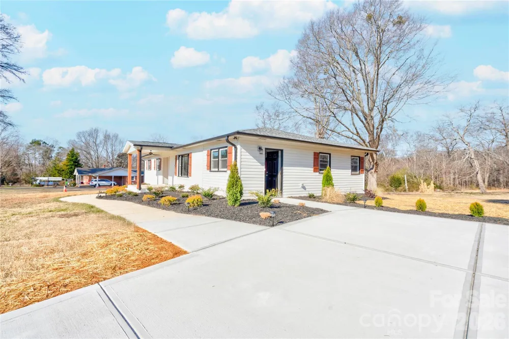 226 Hardin Circle Grover, NC 28073