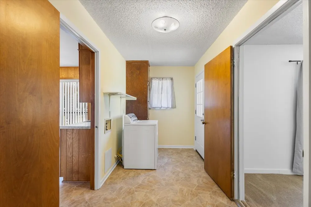 1000 County Road 1208 Grapeland, TX 75844