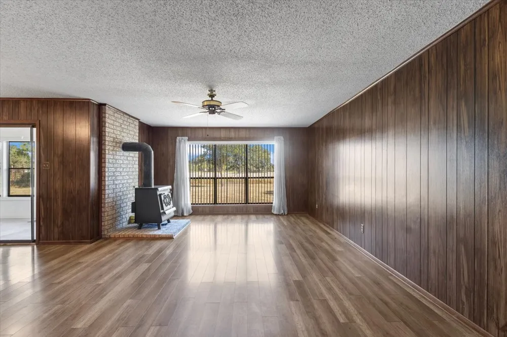 1000 County Road 1208 Grapeland, TX 75844