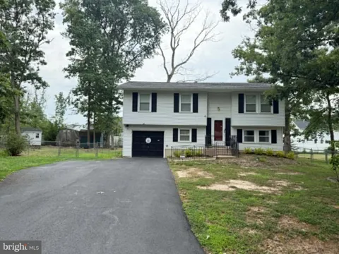 9 EDISON COURT
