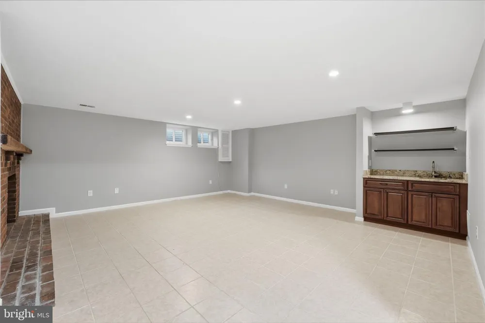 7978 REVENNA LANE Springfield, VA 22153