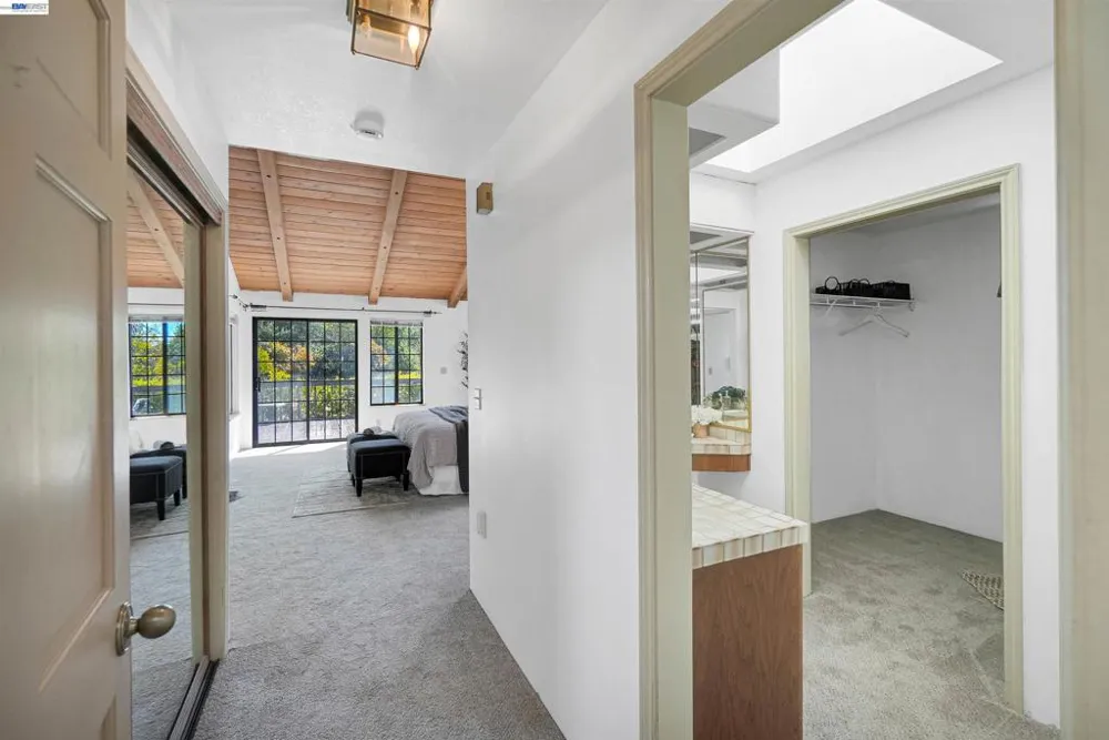 16989 Brierly Ct Castro Valley, CA 94546