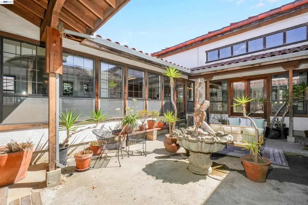 16989 Brierly Ct Castro Valley, CA 94546