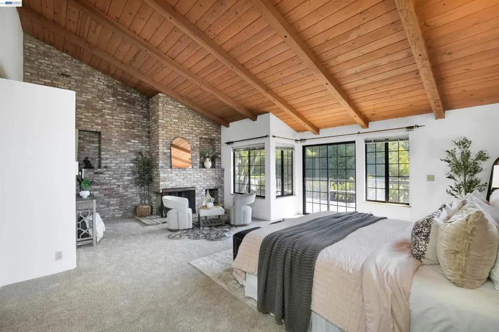 16989 Brierly Ct Castro Valley, CA 94546
