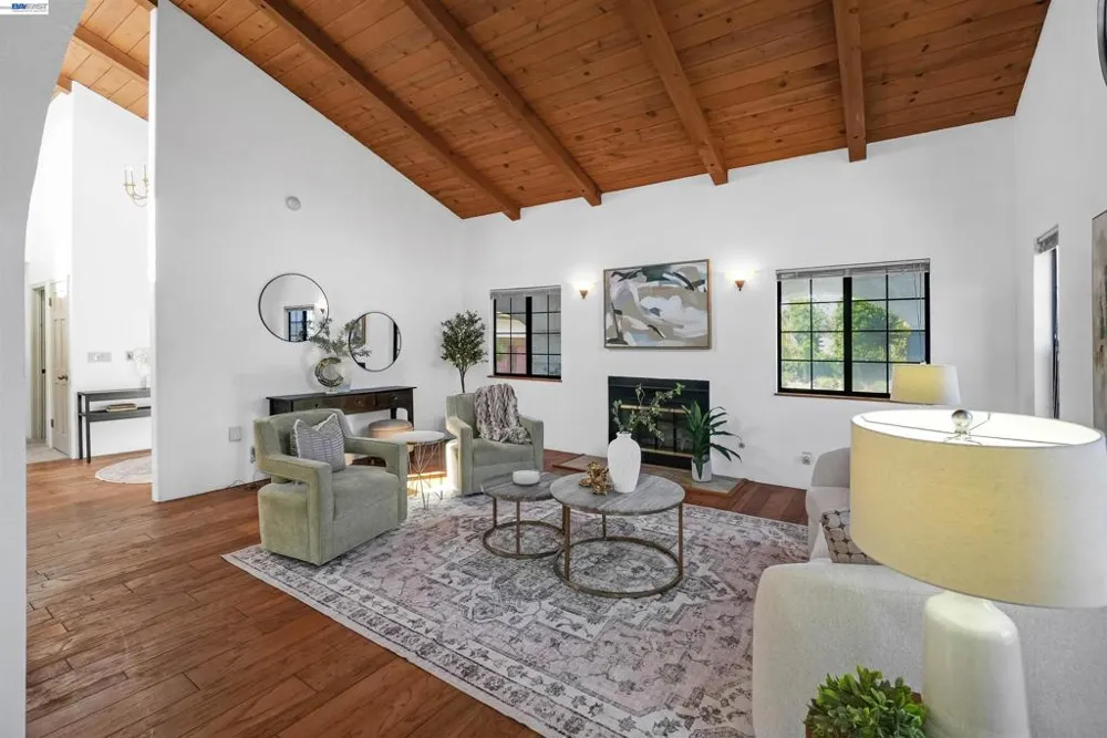 16989 Brierly Ct Castro Valley, CA 94546