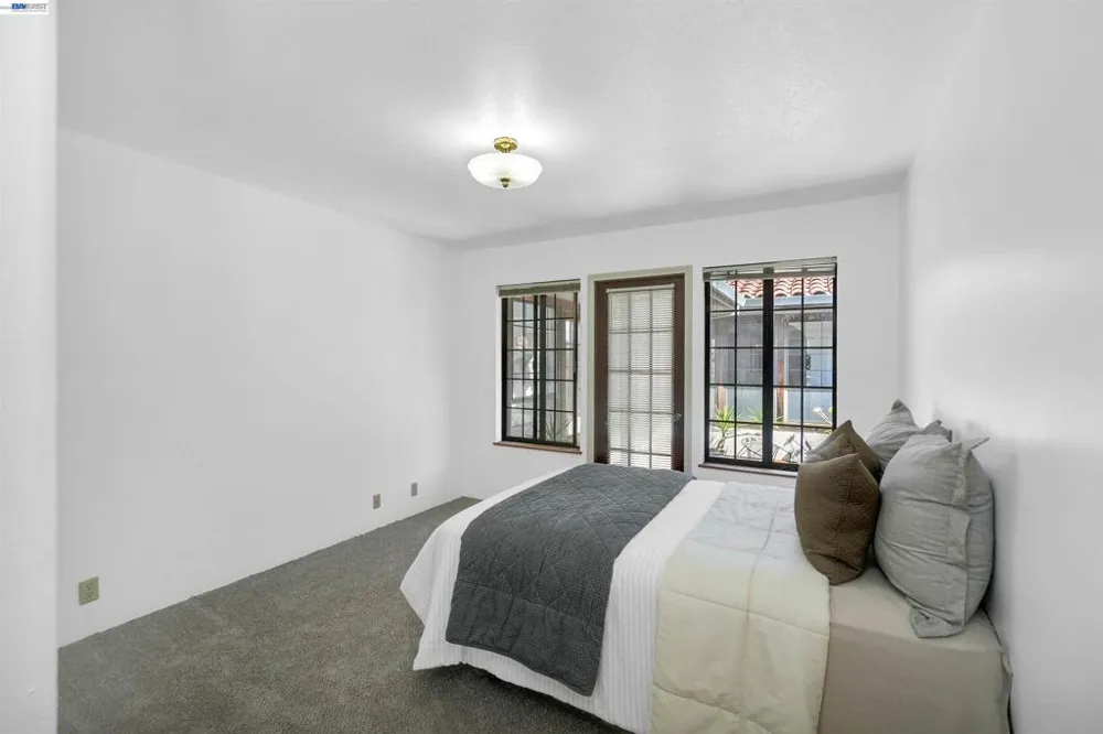 16989 Brierly Ct Castro Valley, CA 94546