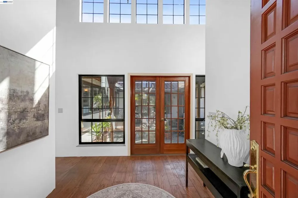 16989 Brierly Ct Castro Valley, CA 94546