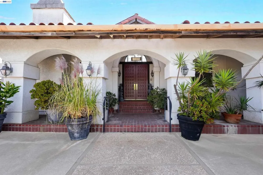 16989 Brierly Ct Castro Valley, CA 94546