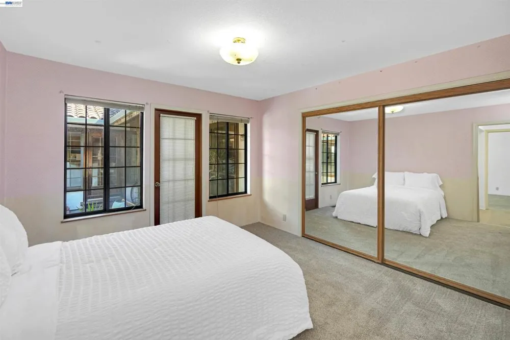 16989 Brierly Ct Castro Valley, CA 94546