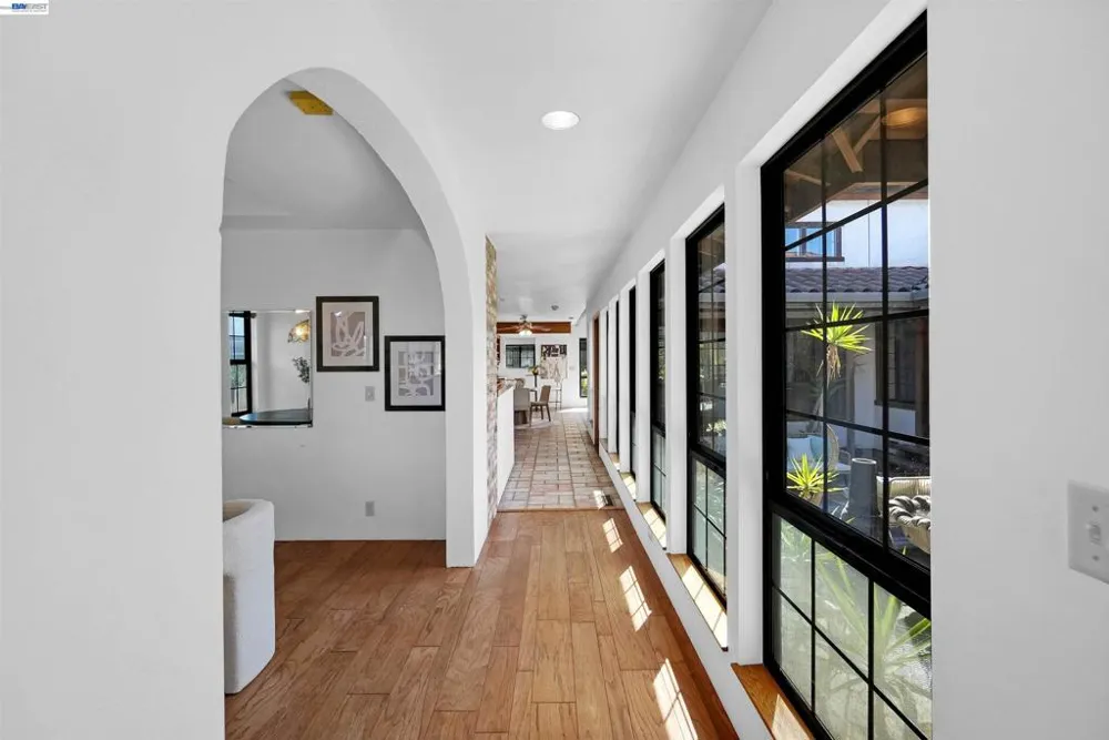 16989 Brierly Ct Castro Valley, CA 94546