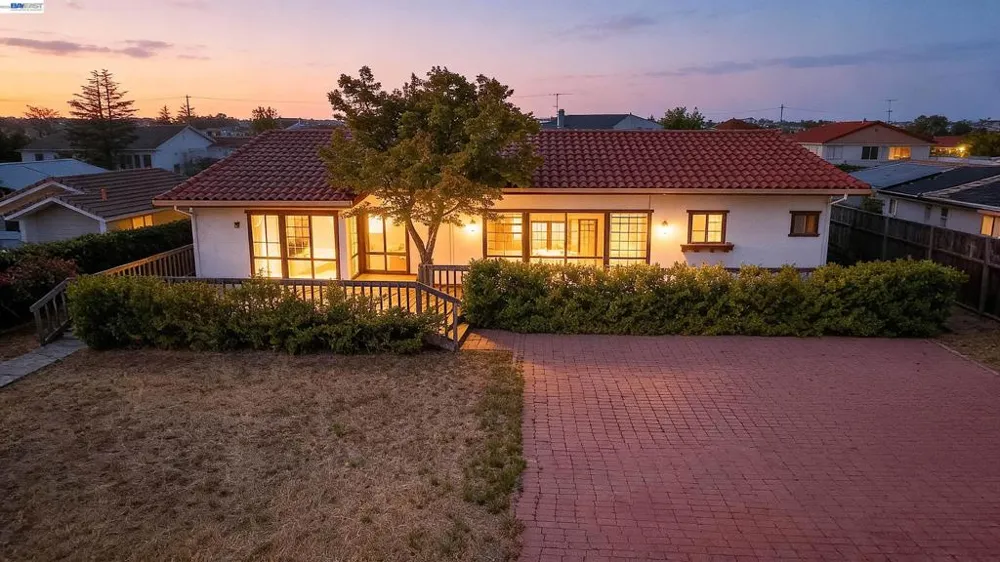 16989 Brierly Ct Castro Valley, CA 94546