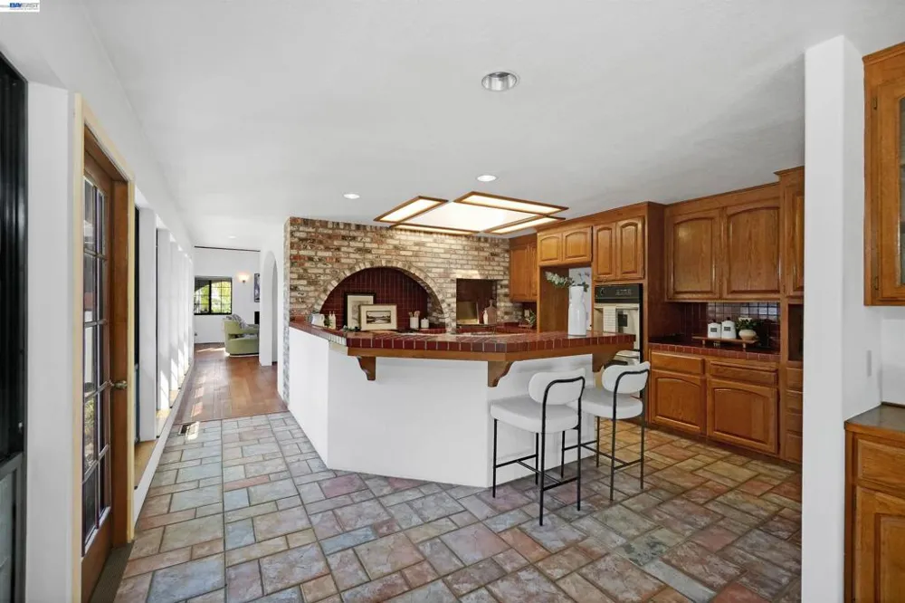 16989 Brierly Ct Castro Valley, CA 94546