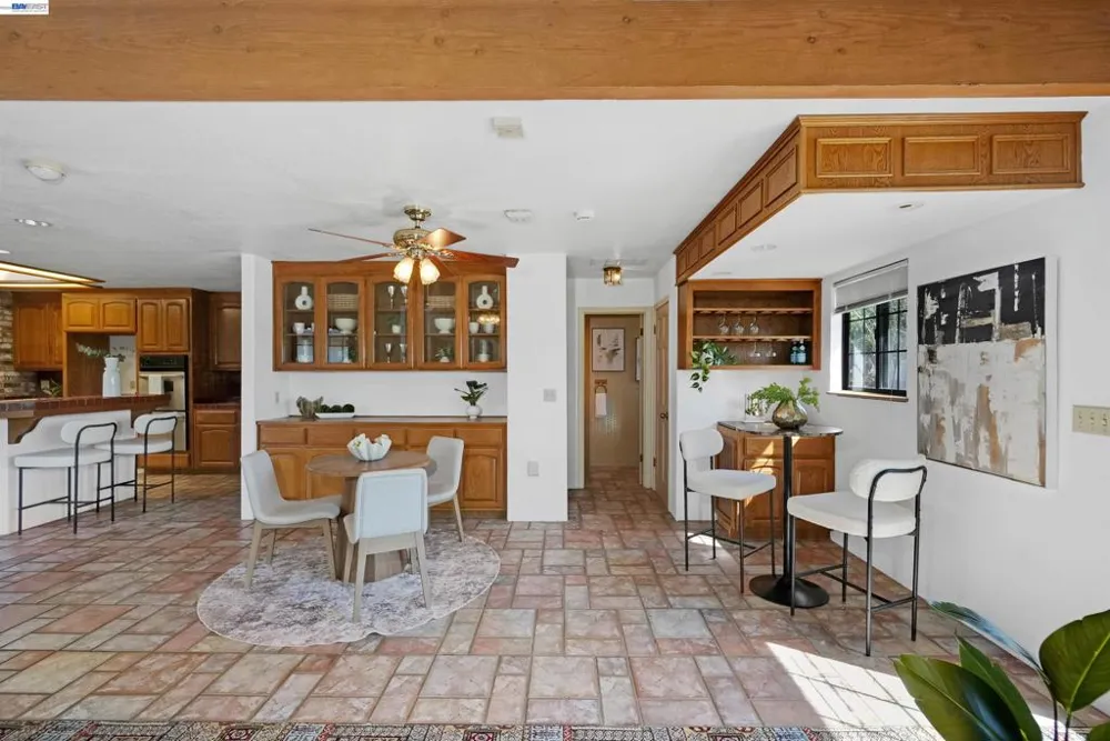 16989 Brierly Ct Castro Valley, CA 94546