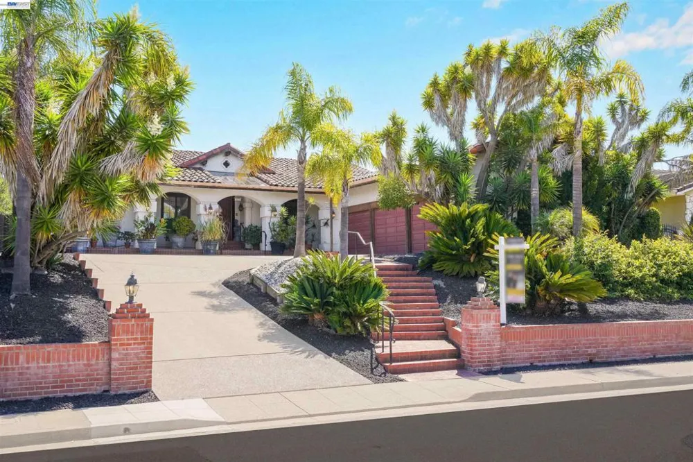 16989 Brierly Ct Castro Valley, CA 94546