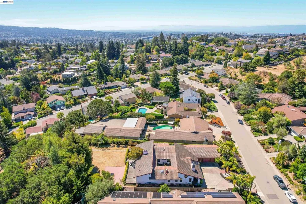 16989 Brierly Ct Castro Valley, CA 94546