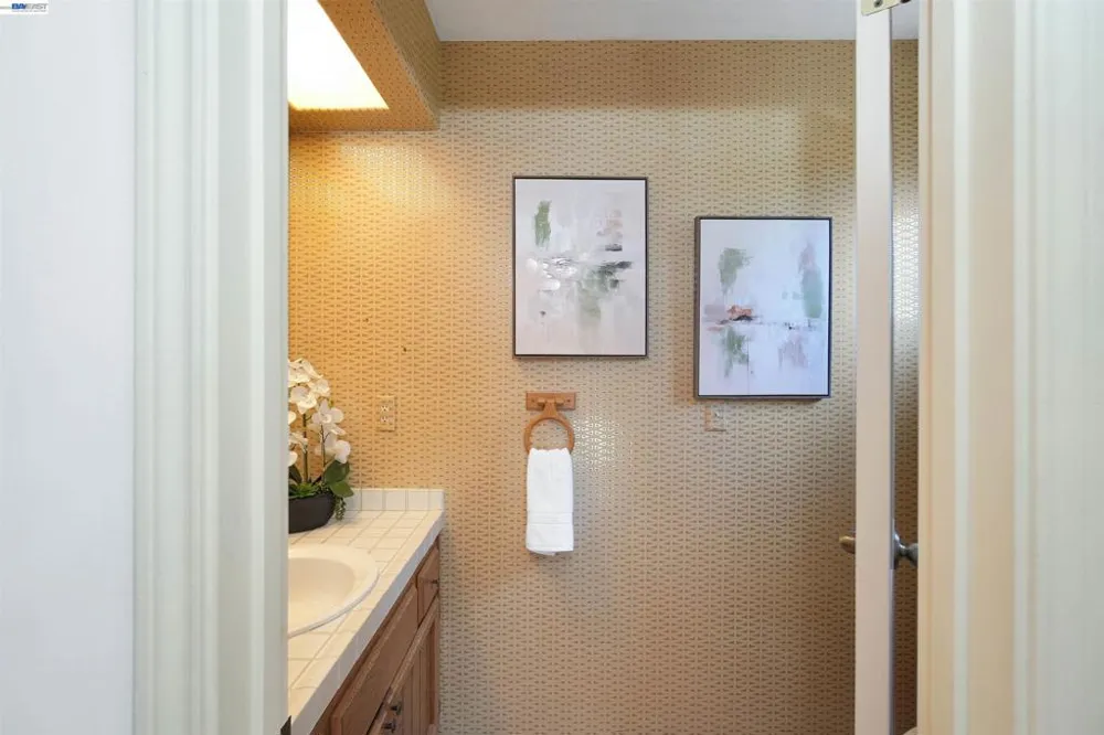16989 Brierly Ct Castro Valley, CA 94546