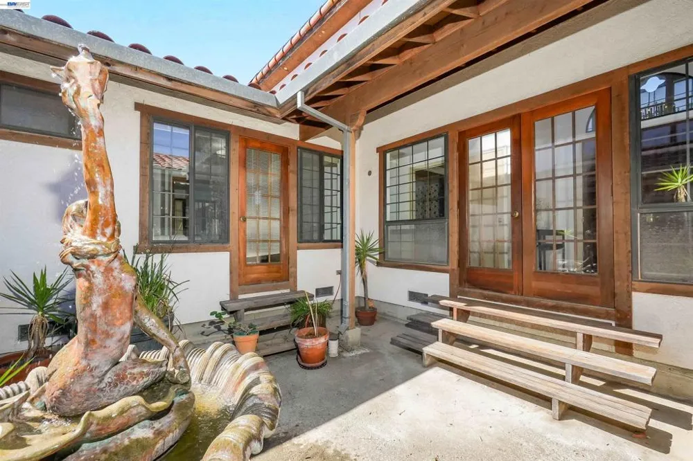 16989 Brierly Ct Castro Valley, CA 94546
