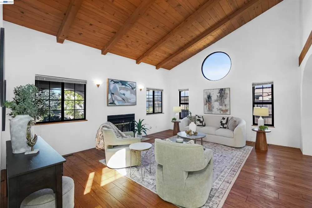 16989 Brierly Ct Castro Valley, CA 94546