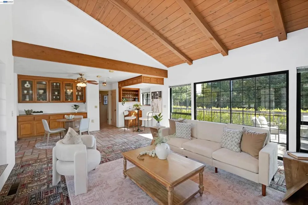 16989 Brierly Ct Castro Valley, CA 94546