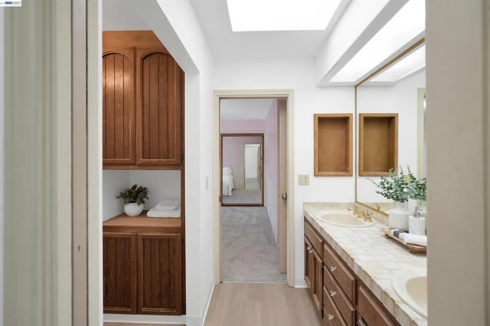 16989 Brierly Ct Castro Valley, CA 94546